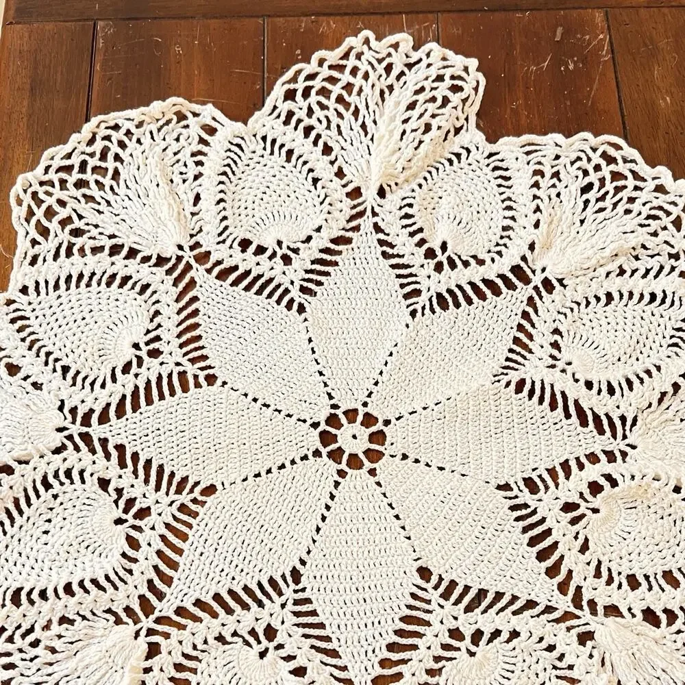 Vtg Hand Crochet Pineapple Doily 21